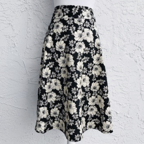 GAP Dresses & Skirts - Gap floral circle skirt